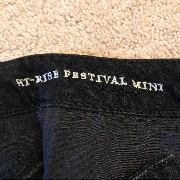 American Eagle Hi Rise Festival Black Denim Mini Skirt Size 6 Frayed Hem Shortie - Picture 6 of 13